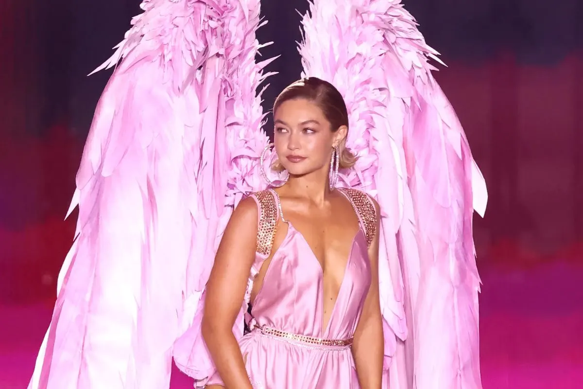 Sparkle Returns Victorias Secret Fashion Show 2025 Dazzles New York