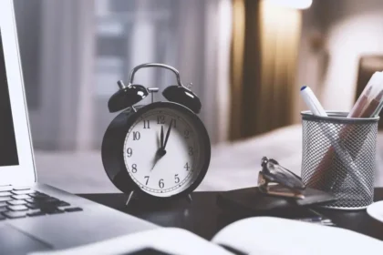October 2025 Time Change in Spain: Clocks Go Back One Hour on October 26
