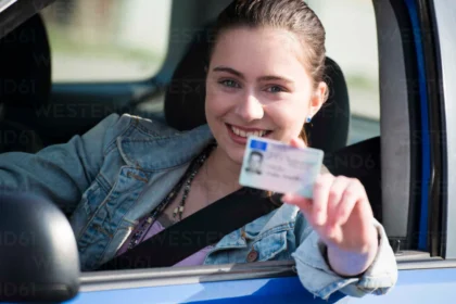 Crack the Spanish Driving Licence Test with Essential Language Tips