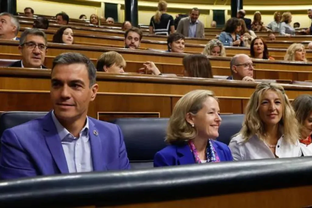 Spain Government Plans Fixed Salary Increase for Civil Servants by 2028