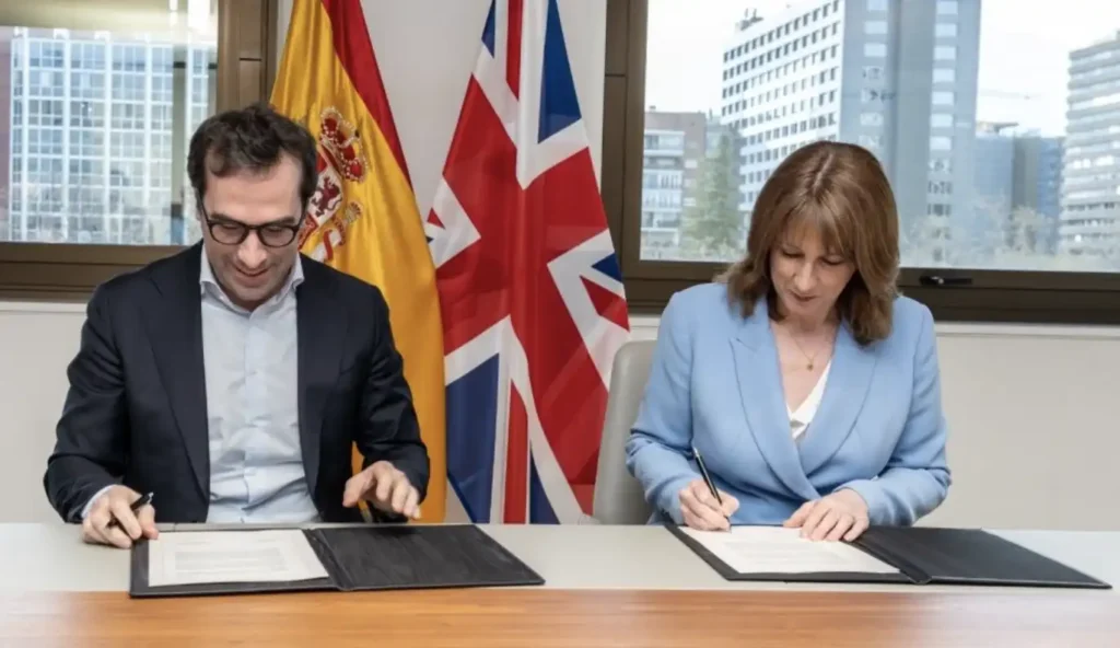 Britain and Spain Shake Hands on Visa Deal